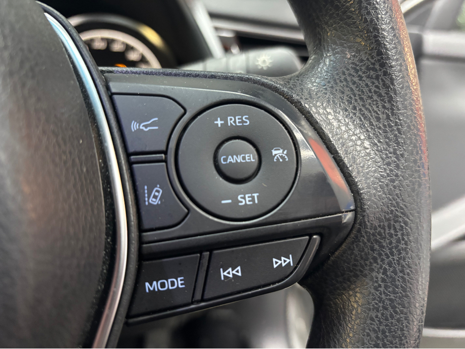 2022 Toyota Camry €29950 2022 Toyota Camry Hybrid Automatic - Reverse Camera - Cruise Control €29,950