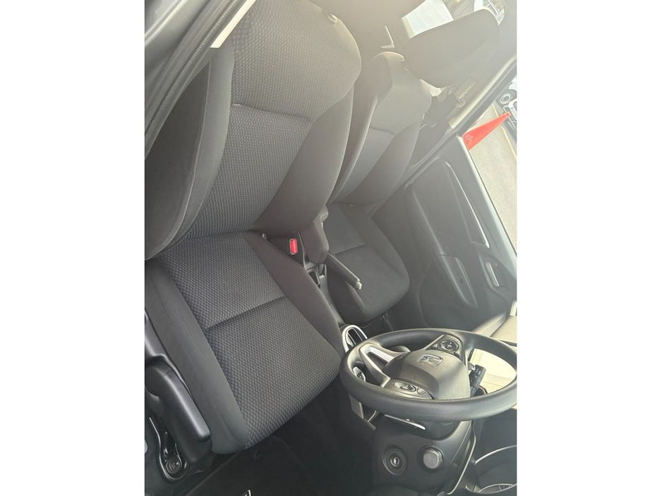 2020 Honda Jazz - image 23