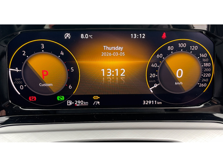 2022 Volkswagen Golf - image 13