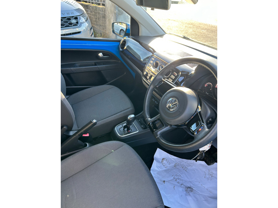 2015 Volkswagen up!  €7,950