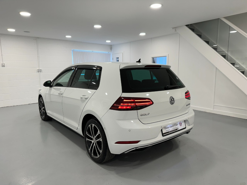 2020 Volkswagen Golf - image 13