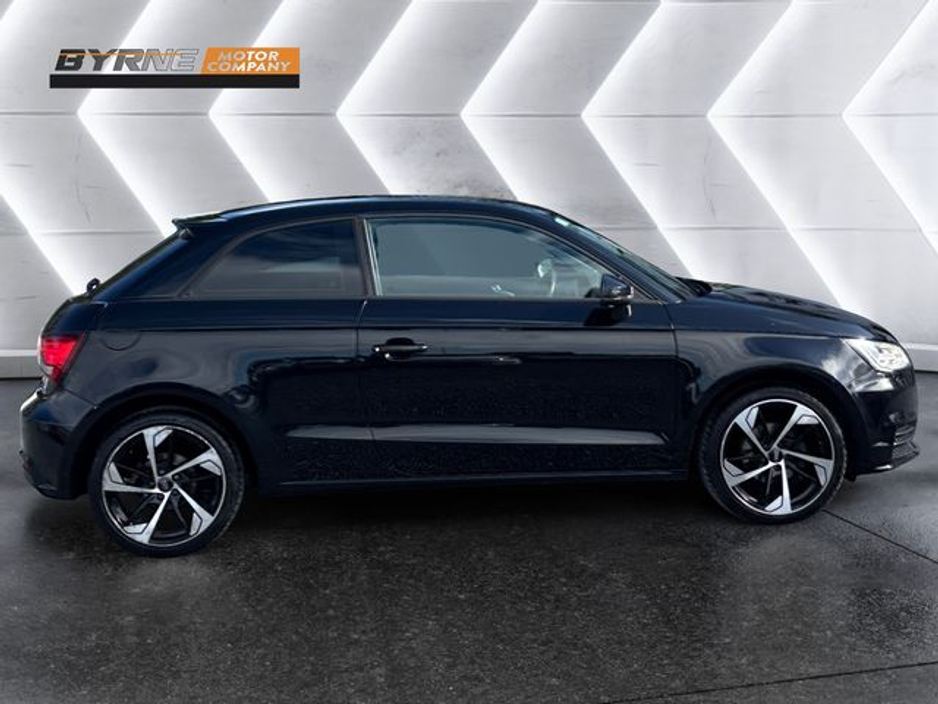 2015 Audi A1 - image 6