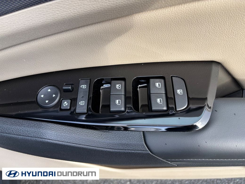 2023 Kia Sportage - image 9