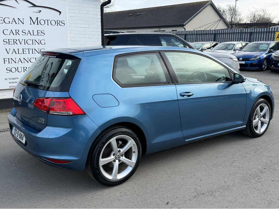 2013 Volkswagen Golf - image 3
