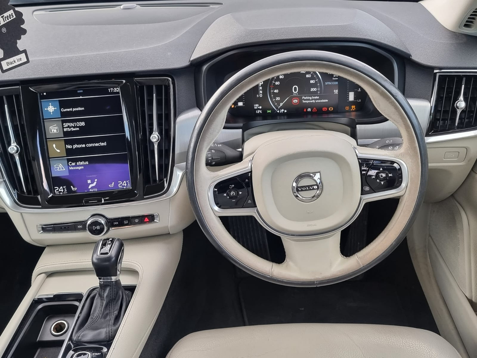 2017 Volvo S90 - image 26