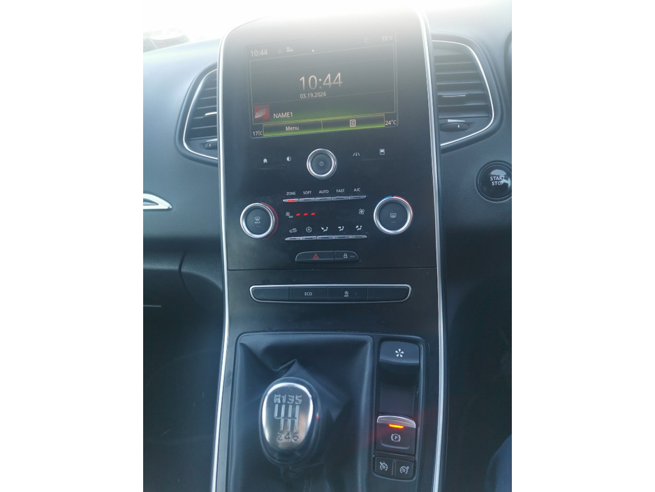 2018 Renault Scenic - image 2