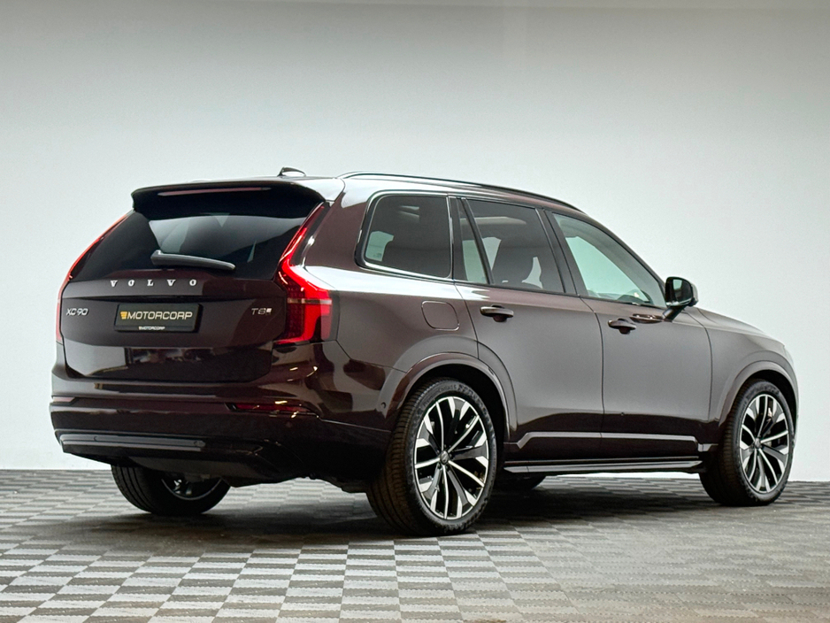 2025 Volvo XC90 - image 7