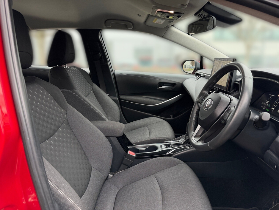 2023 Toyota Corolla - image 9