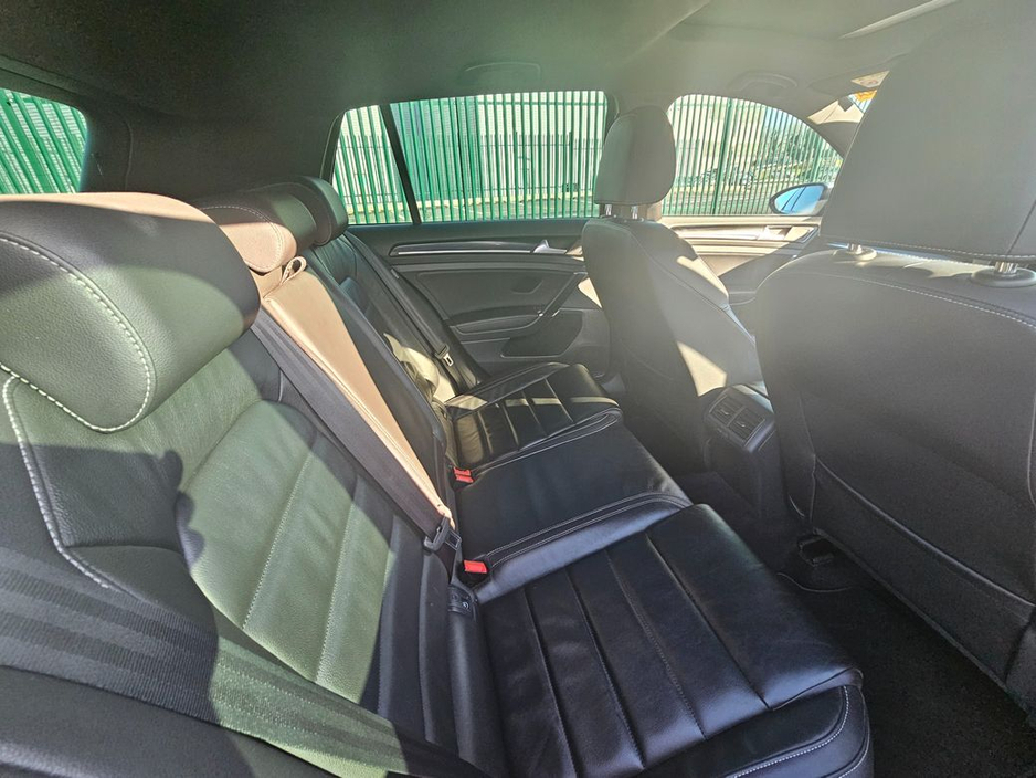 2016 Volkswagen Golf - image 14