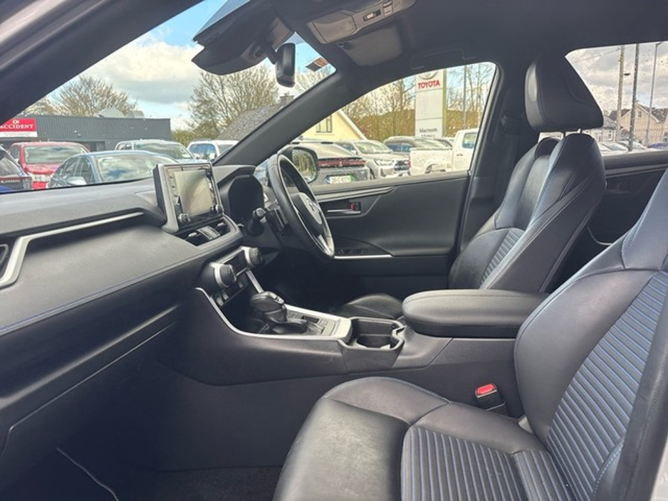 2019 Toyota Rav4 - image 6