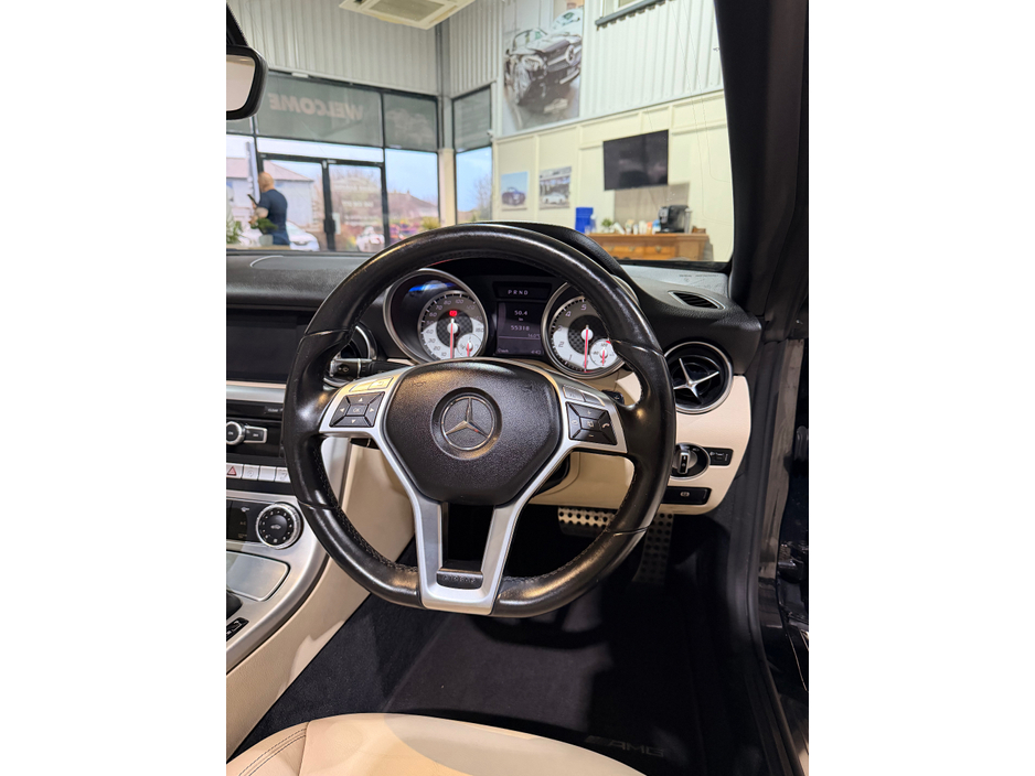 2015 Mercedes-Benz SLK Class 200 BLUE EFFICIENCY AMG SPORT 2DR AUTO €17,950