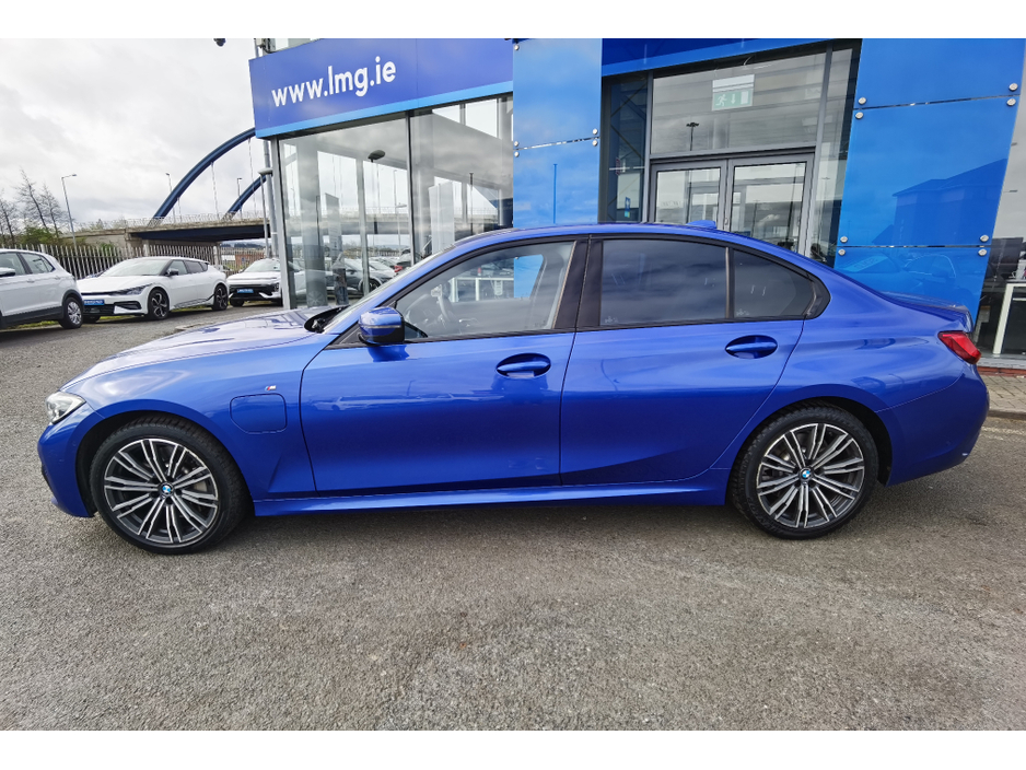 2019 BMW 3 Series - image 7