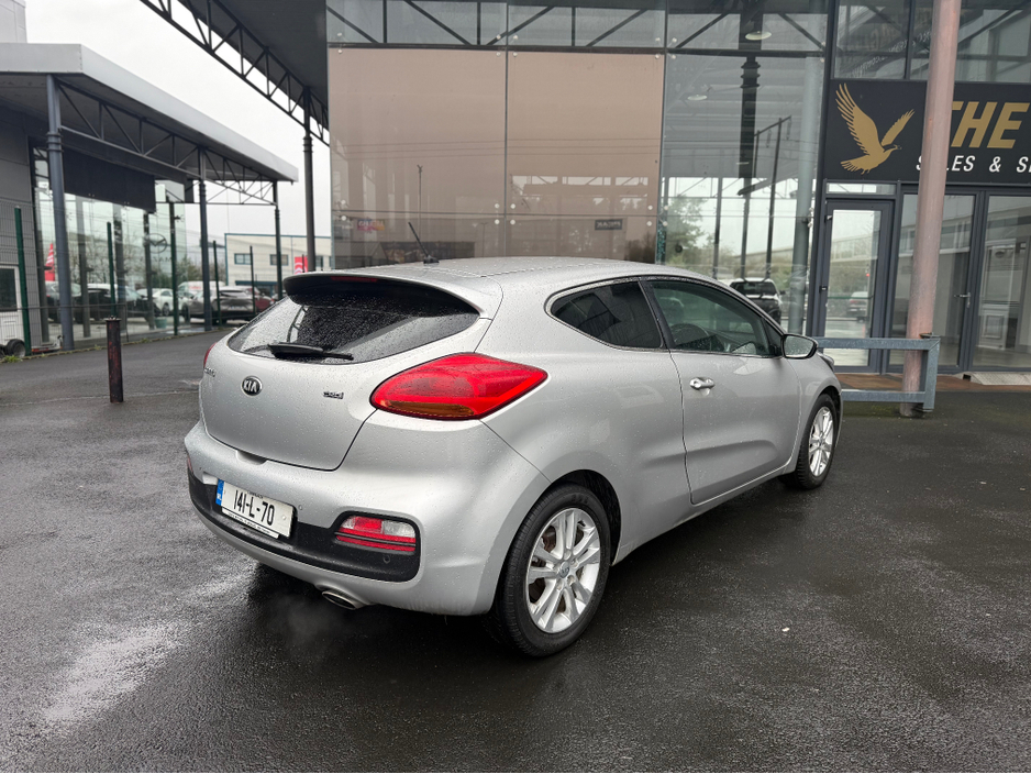 2014 Kia Ceed - image 3