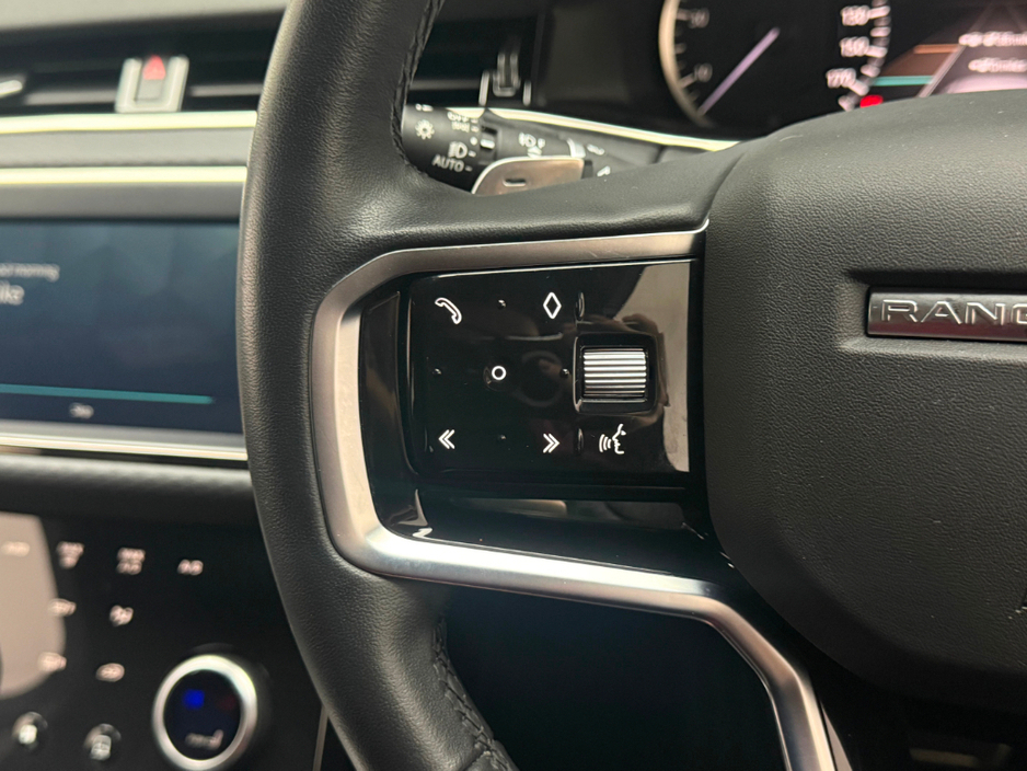 2022 Land Rover Range Rover Evoque S R-DYNAMIC P300E €37,990