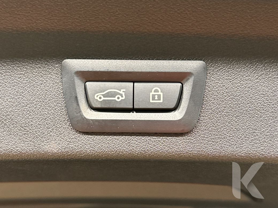 2020 BMW 1 Series - image 13