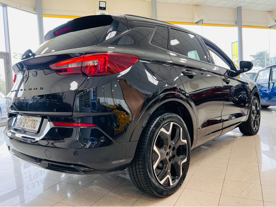 2024 Opel Grandland NOW SOLD THANK YOU www.bolands.ie Est.1955