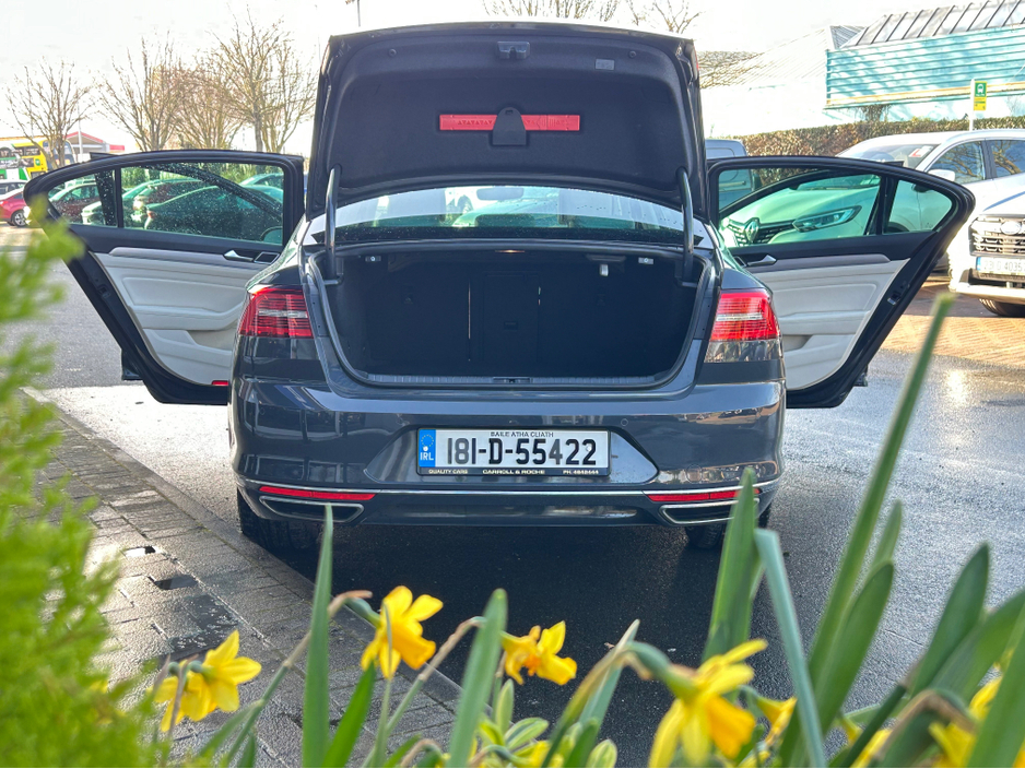 2018 Volkswagen Passat - image 28