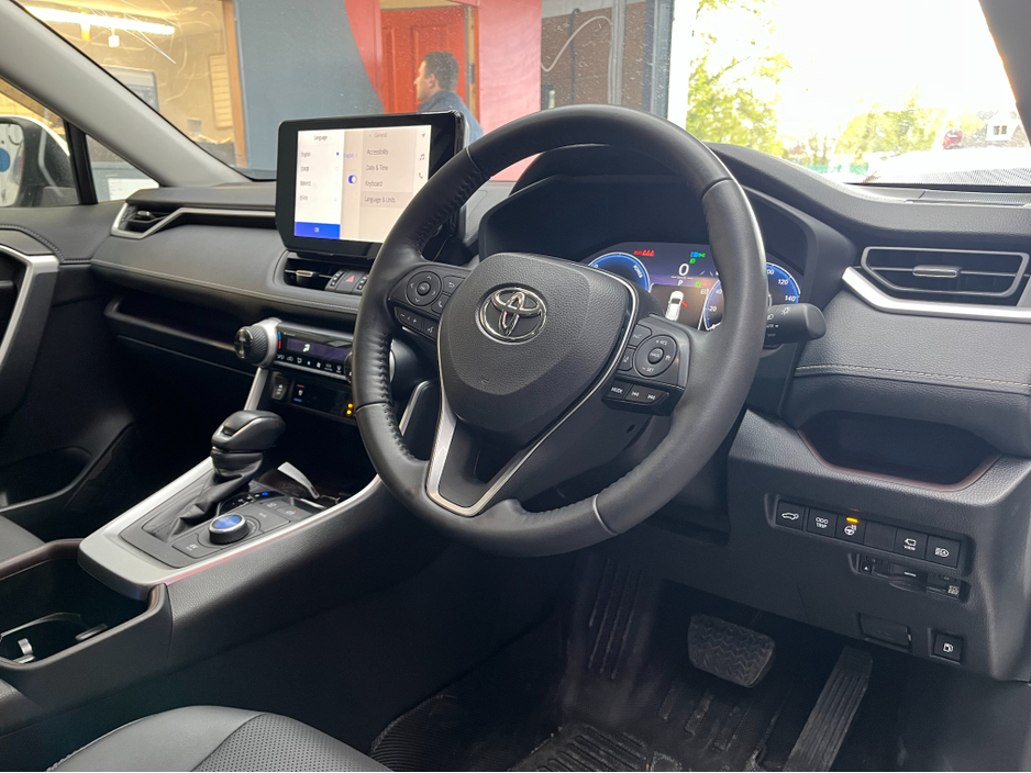 2024 Toyota Rav4 - image 9