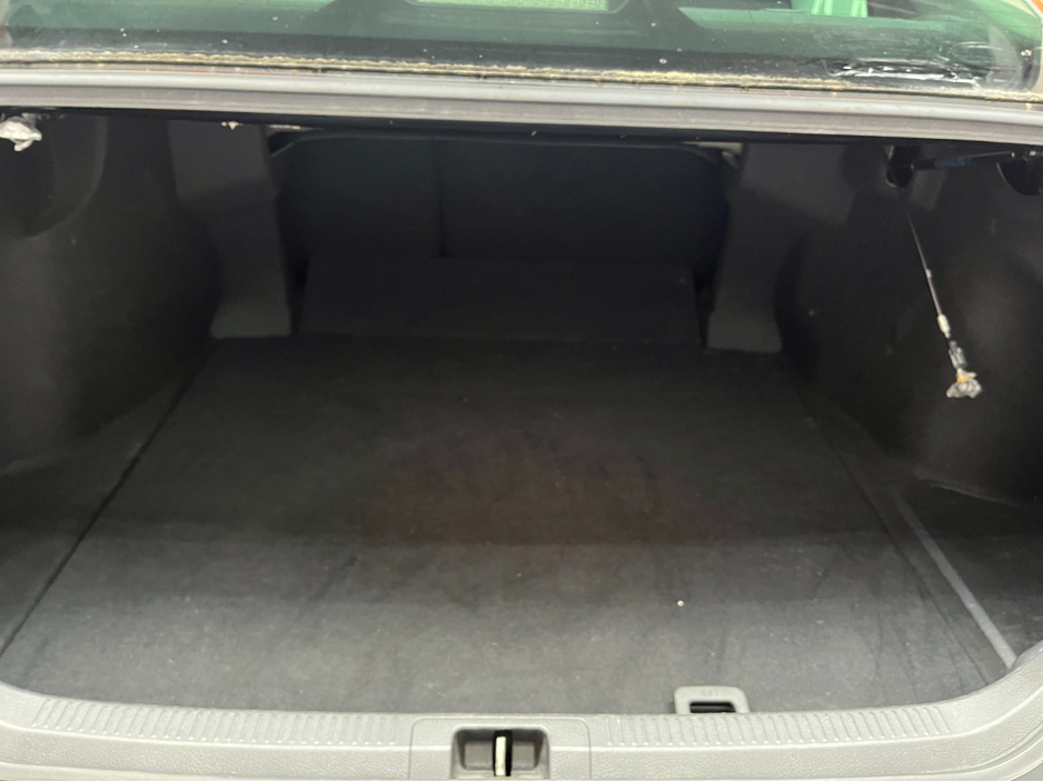 2019 Toyota Camry - image 7