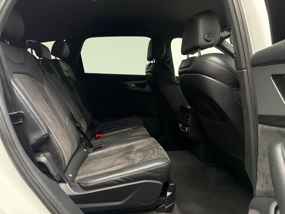 2019 Audi Q7 - image 11