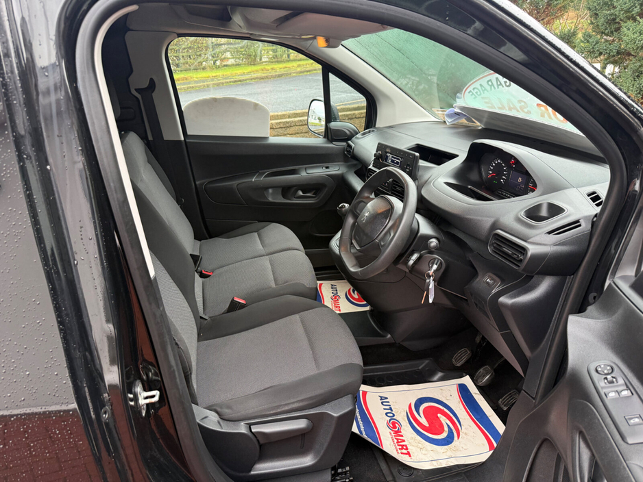 2019 Peugeot Partner  €12,495