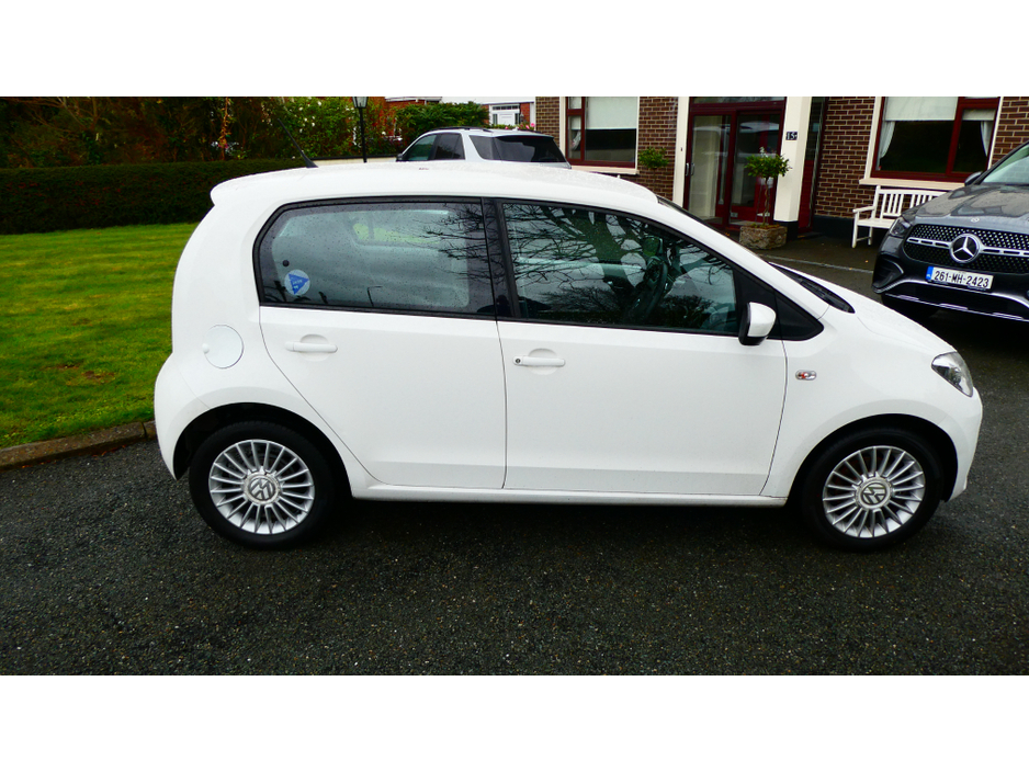 2016 Volkswagen up! - image 2