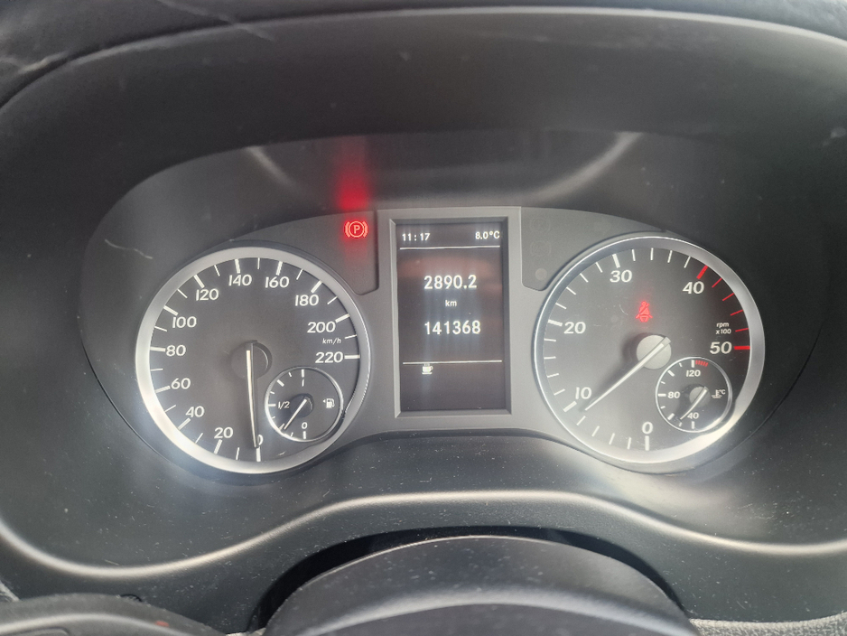 2018 Mercedes-Benz Vito - image 10