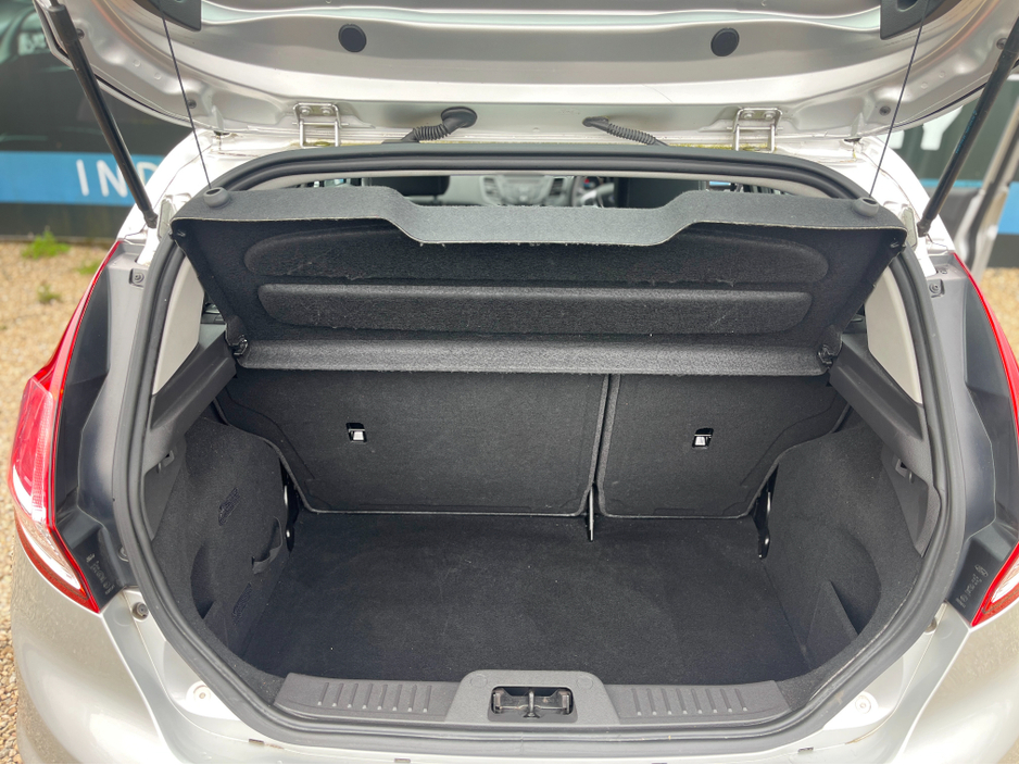 2015 Ford Fiesta - image 15