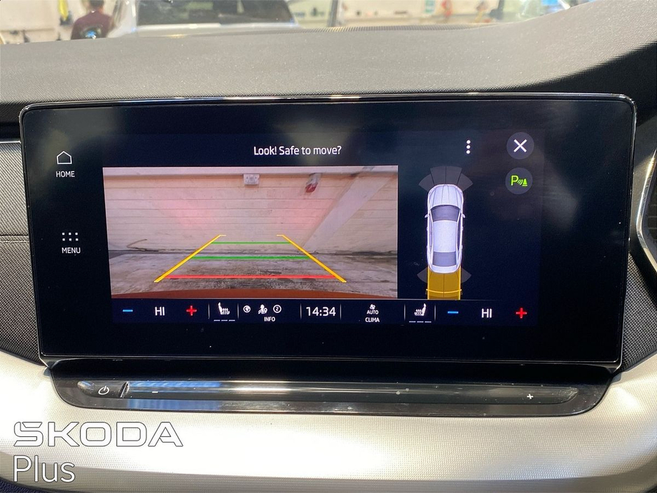 2023 Skoda Octavia - image 15