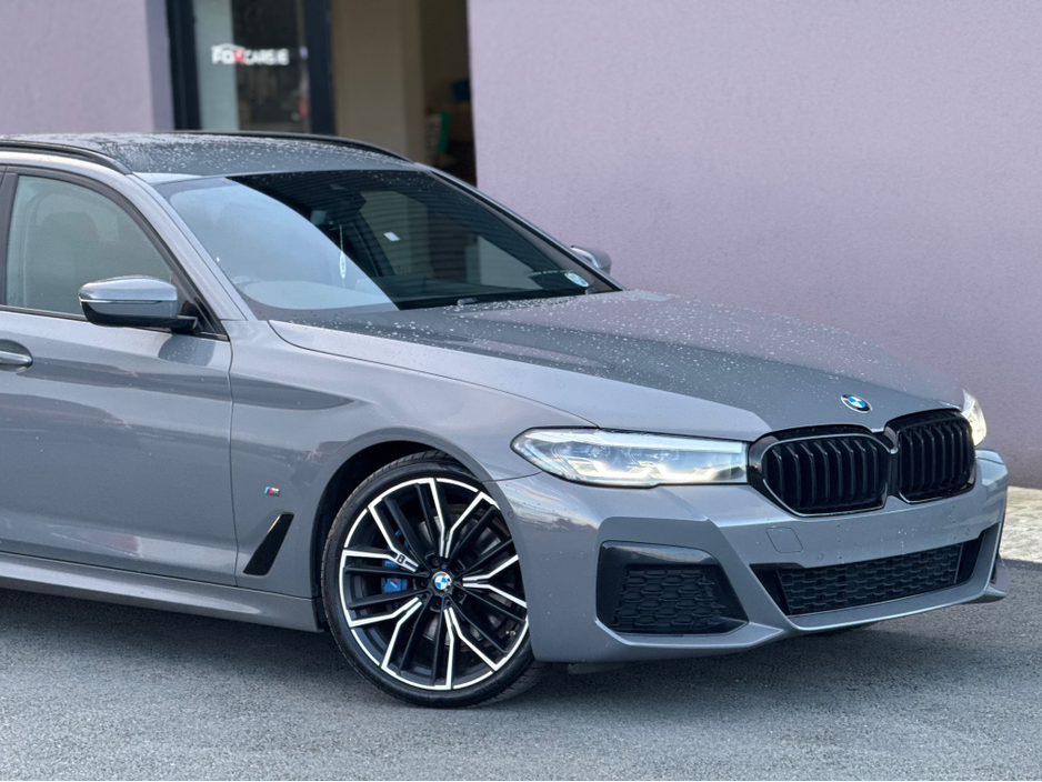 2022 BMW 5 Series - image 3
