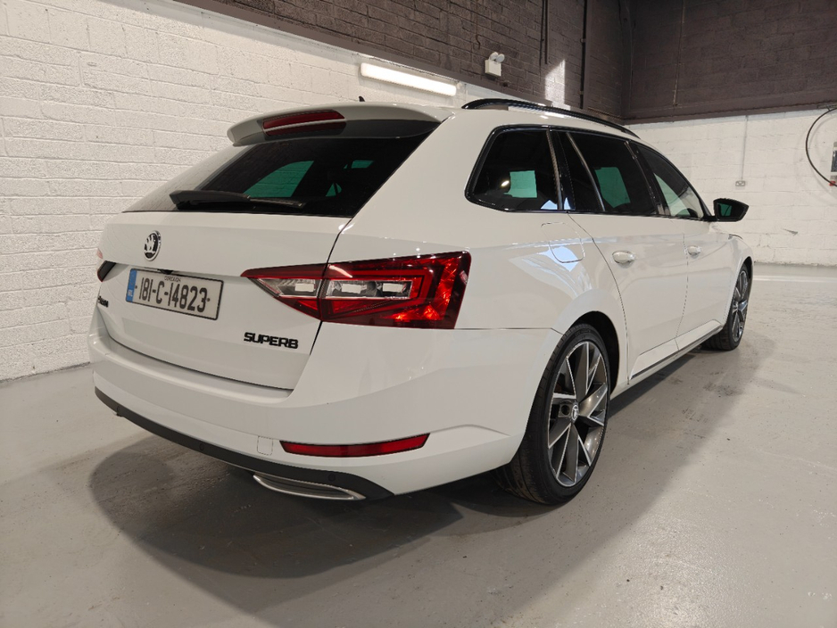 2018 Skoda Superb - image 6