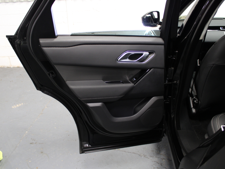 2020 Land Rover Range Rover Velar - image 32