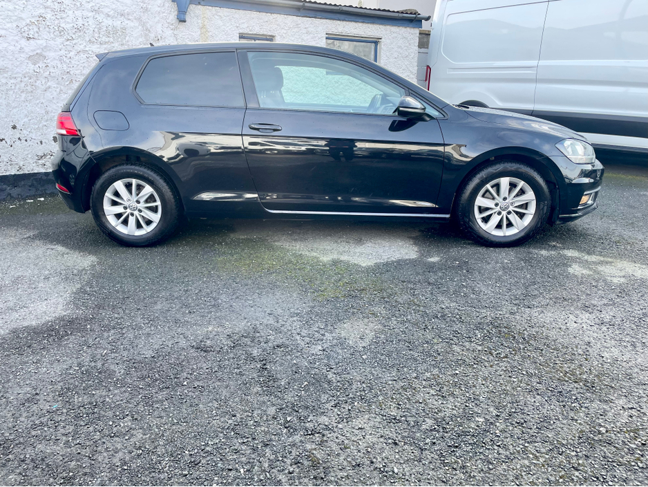 2019 Volkswagen Golf - image 4