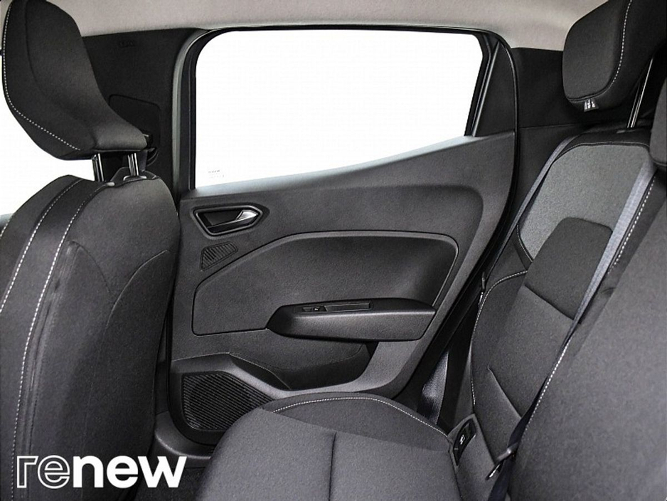 2025 Renault Clio - image 11