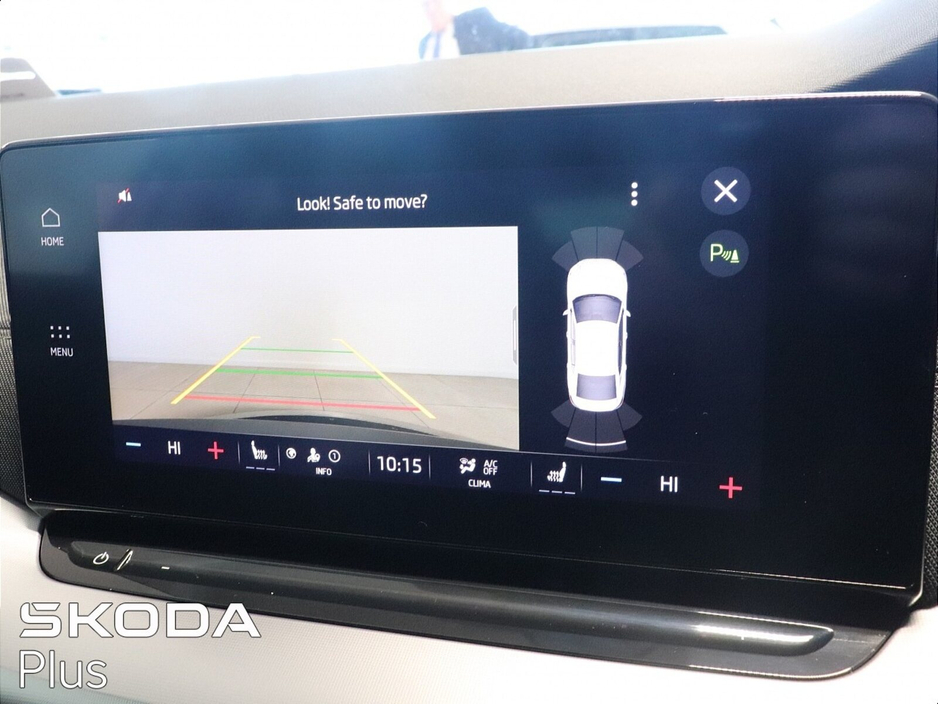 2023 Skoda Octavia - image 16