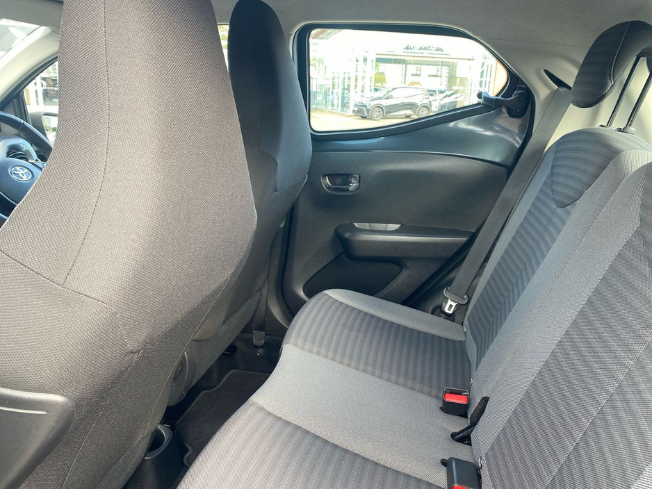 2020 Toyota Aygo - image 13
