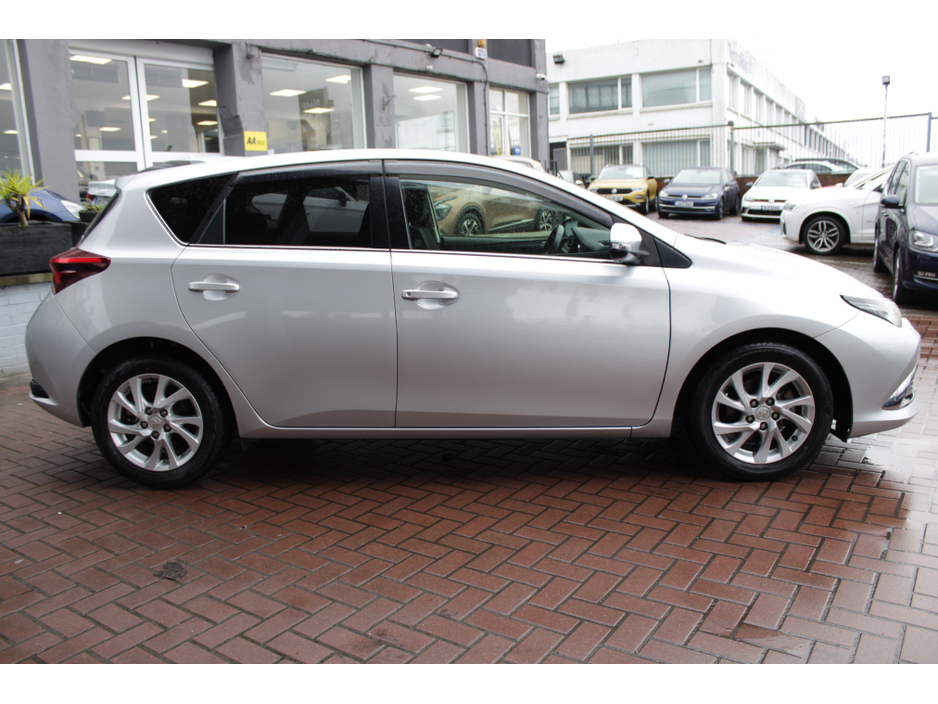 2017 Toyota Auris 1.8 HYBRID 5DR HATCHBACK AUTO  //1 OWNER CAR WITH ONLY 22,000 KM'S // BUY WITH CONFIDENCE AA AND SIMI APPROVED DEALER 2026 // FINANCE ARRANGED // ALL TRADE INS WELCOME // €16,950
