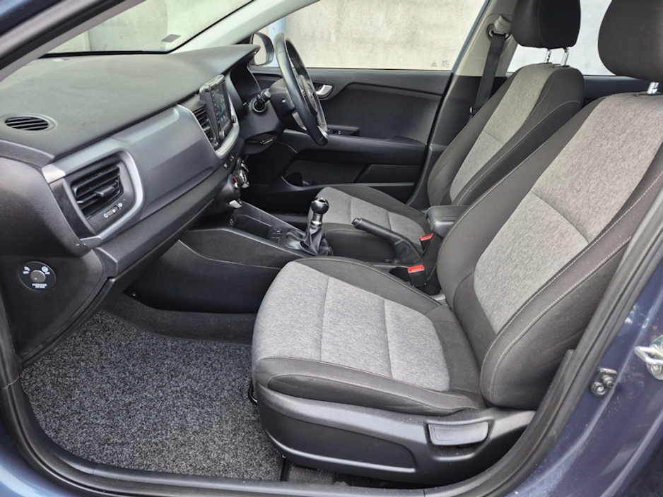 2019 Kia Stonic - image 5