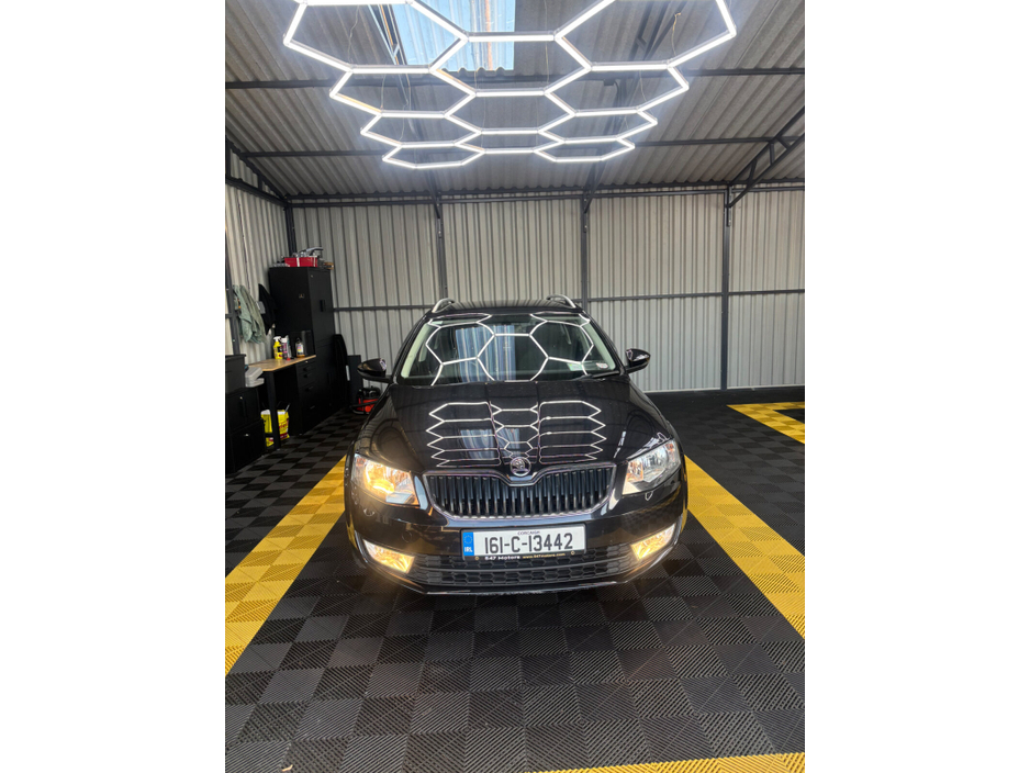 2016 Skoda Octavia - image 8