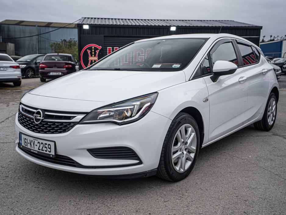 2016 Opel Astra - image 18