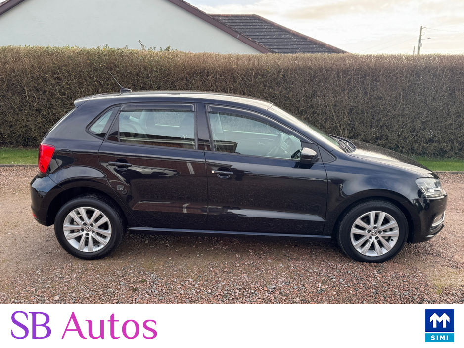 2017 Volkswagen Polo - image 6