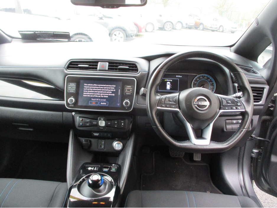 2022 Nissan Leaf - image 11