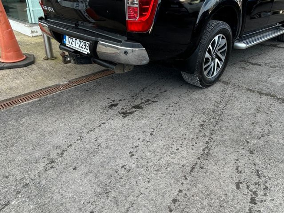 2017 Nissan Navara - image 10