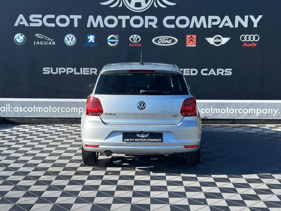 2015 Volkswagen Polo - image 8