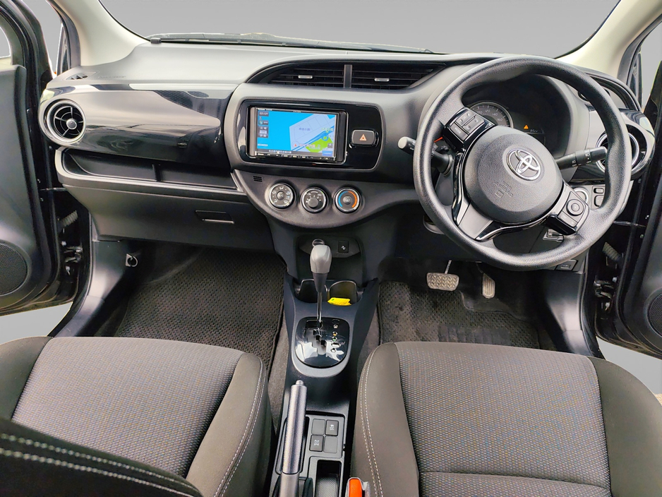 2019 Toyota Vitz - image 11