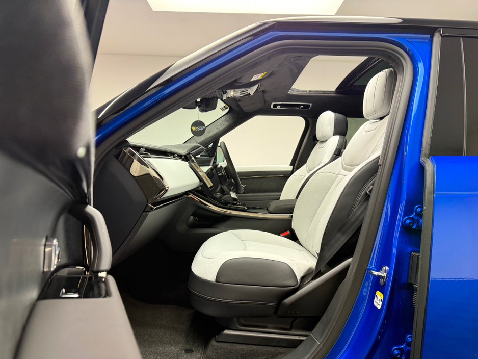 2026 Land Rover Range Rover Sport AUTOBIOGRAPHY P550E VELOCITY BLUE €171,990