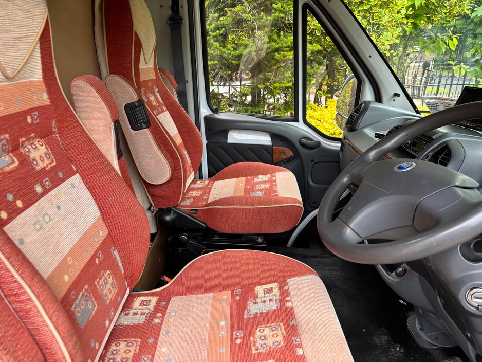 2004 Burstner Elegance A 747-2 ACTIVE TAG AXLE RIGHT HAND DRIVE  C1 LICENCE 6 BERTH 6 BELTS NEW CVRT TILL JAN 2027 €29,995