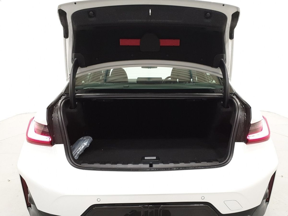 2023 BMW 3 Series - image 13