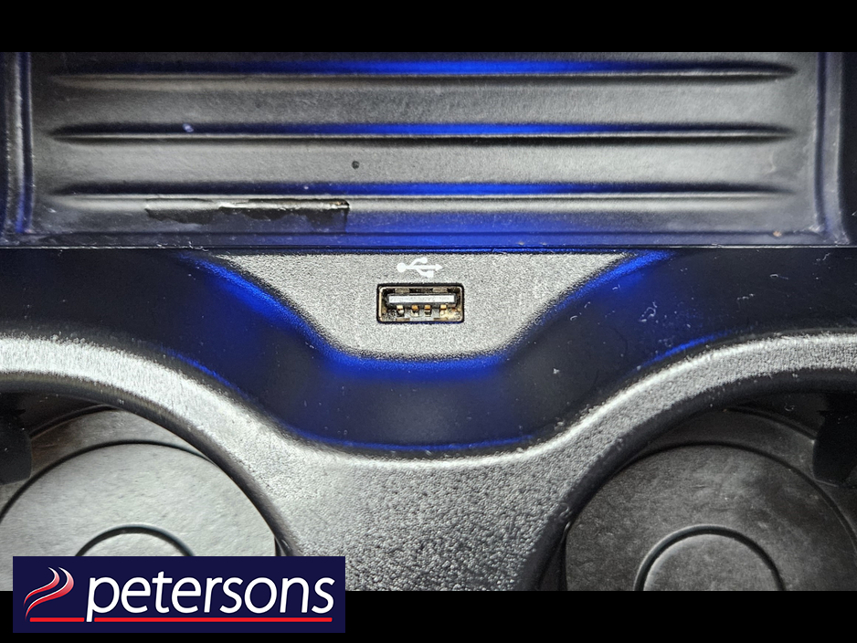 2020 BMW 5 Series - image 35