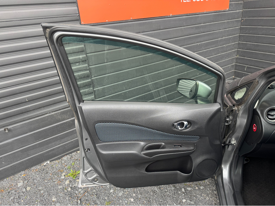 2015 Nissan Note - image 17